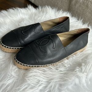 Chanel flat black espadrilles ballet flats loafers with interlocking Cs